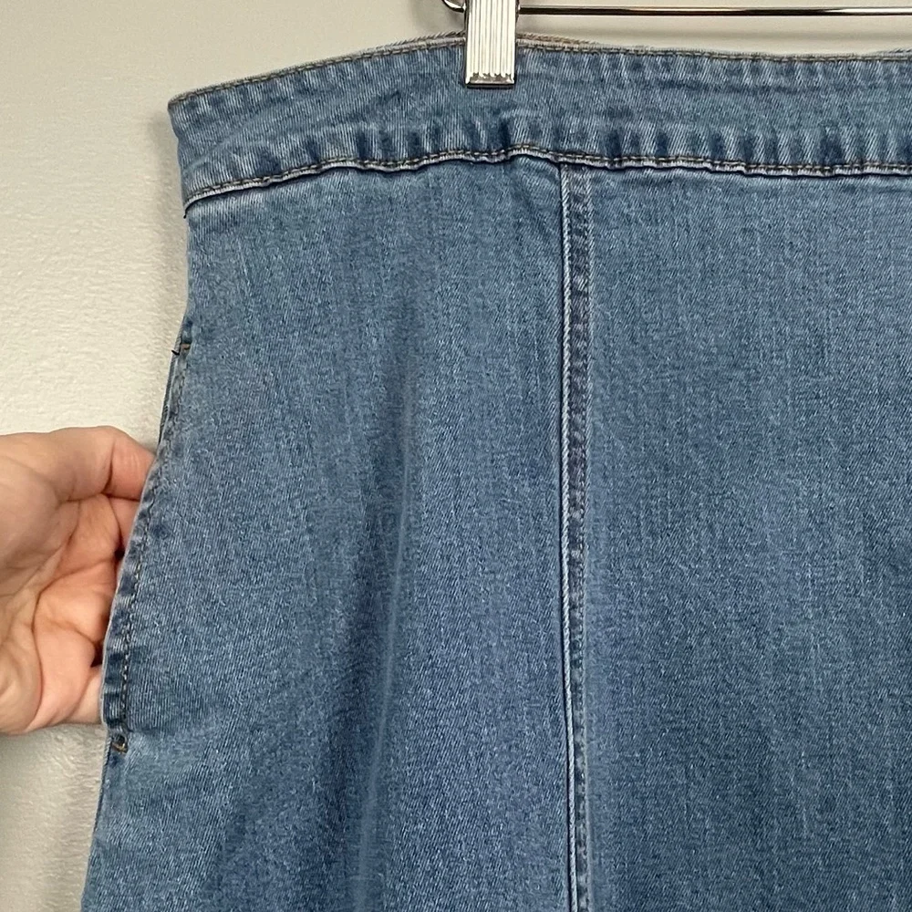 Uskees Manchester Matilda medium wash back zip flat front jean skirt, US 18.